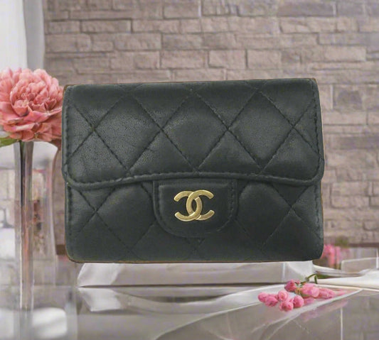 CHANEL Quilted Matelassé CC Logo Lambskin 4-Ring Key Case with COA